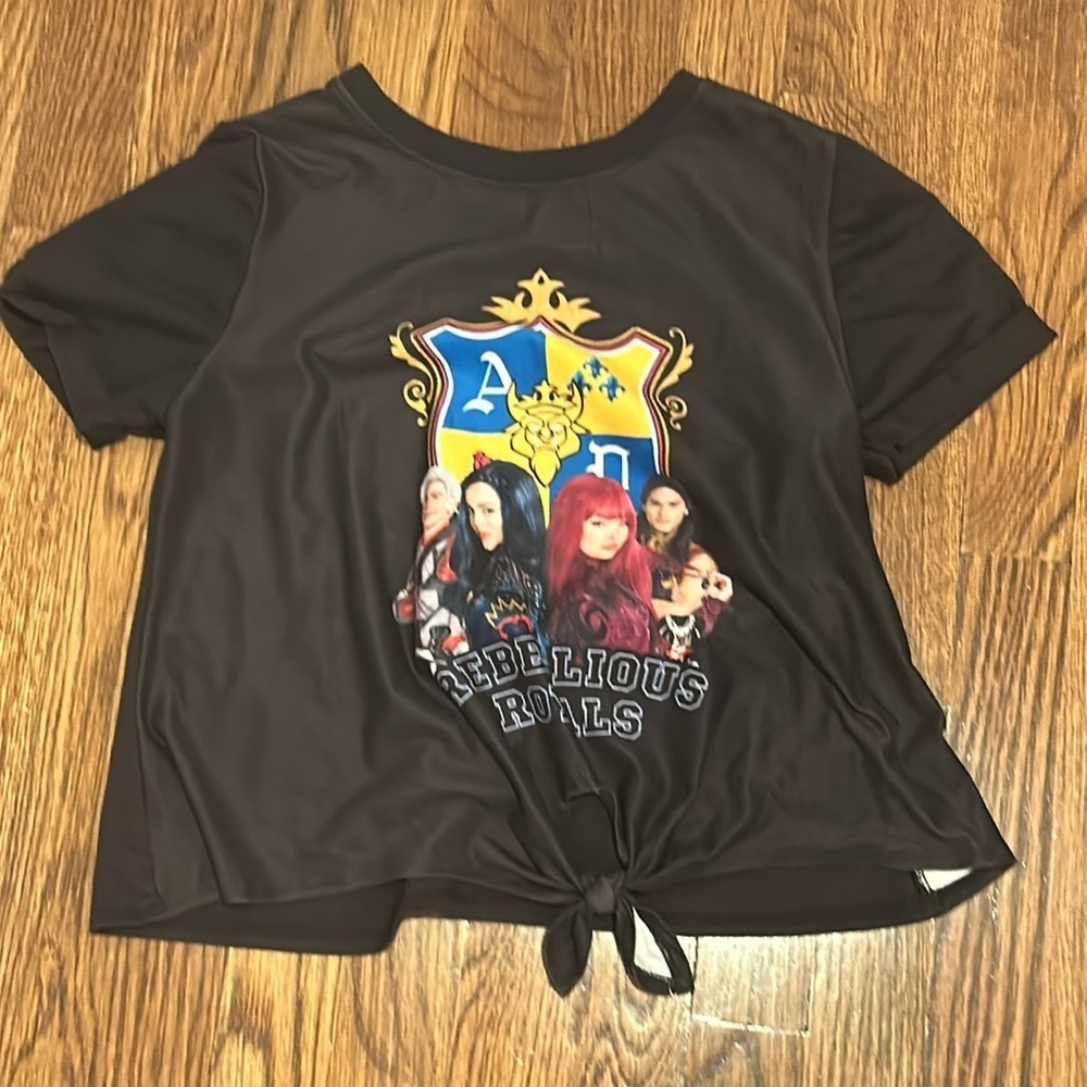Disney Girls Descendants Dark Grey Tee With “Rebellious Royals” Print Size M